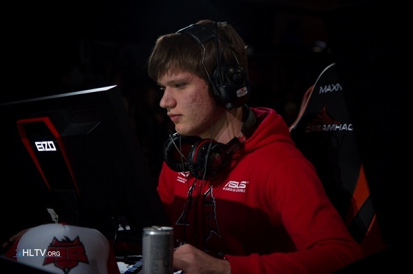 恭喜重庆狼队小胖获得2025挑战者杯FMVP！