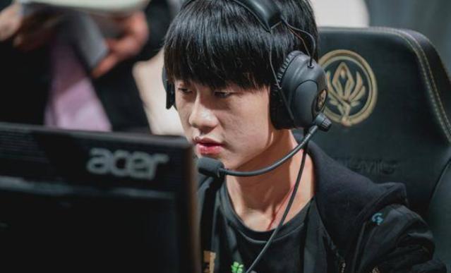 Hate 加入了日本战队 REJECT 。